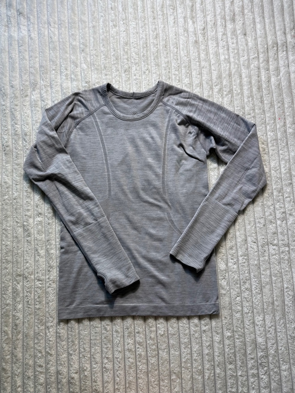 Lululemon Women’s Gray Crew Neck Long Sleeve Stretch Lightweight Tee Sz 8